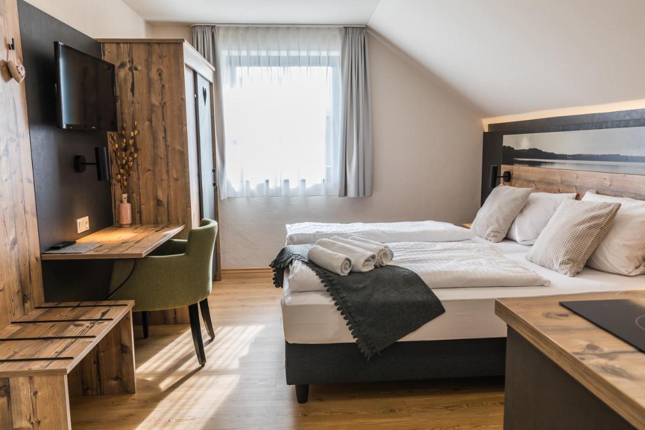Chiemseer Wirtshaus Chieming Eksteriør billede